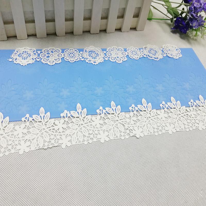 Flower Shape Lace Mat